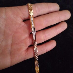 Esclava mediana c/zirconia oro lamiando