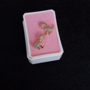 Arete poste mariposa oro laminado