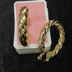 Arracada gruesa oro laminado