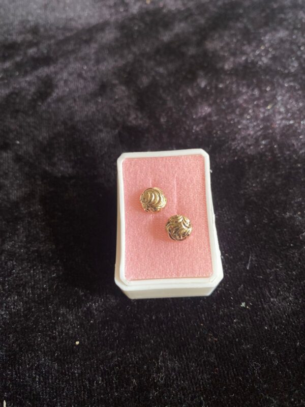 Arete poste mariposa oro laminado