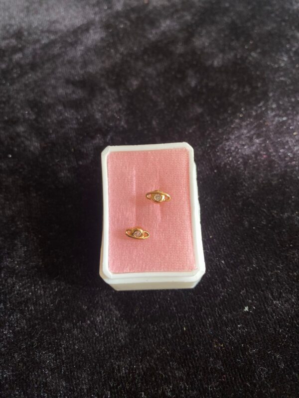 Arete poste mariposa oro laminado