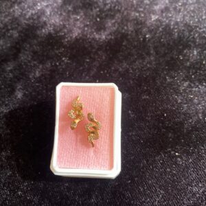 Arete poste mariposa oro laminado