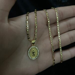 Medalla Virgen zirconia oro laminado