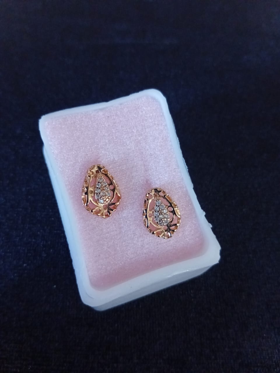 Arete poste mariposa oro laminado