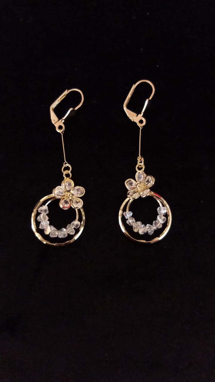 Arete largo oro laminado