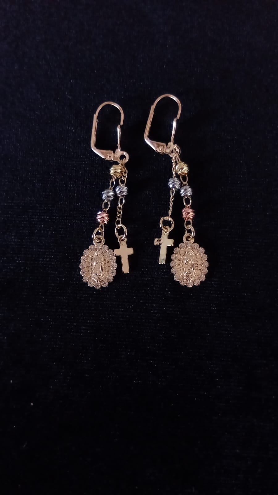 Arete largo oro laminado