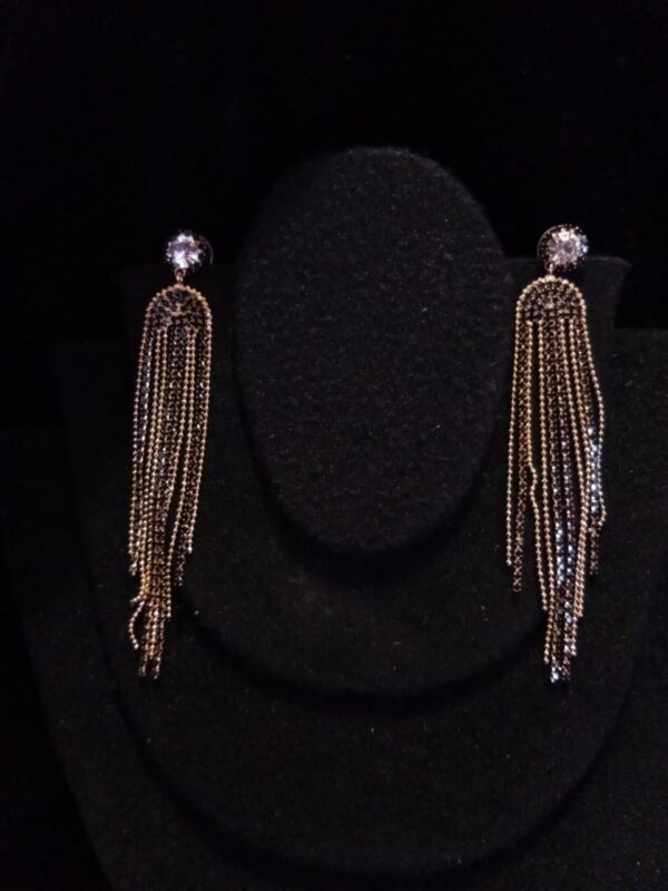 Arete largo oro laminado