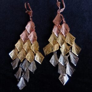 Arete largo oro laminado