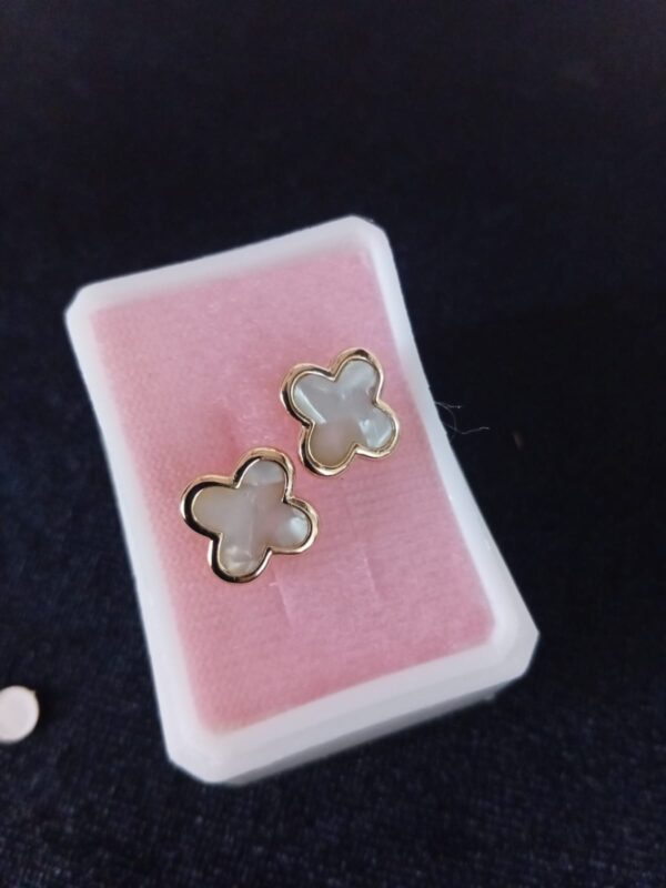 Arete poste mariposa oro laminado