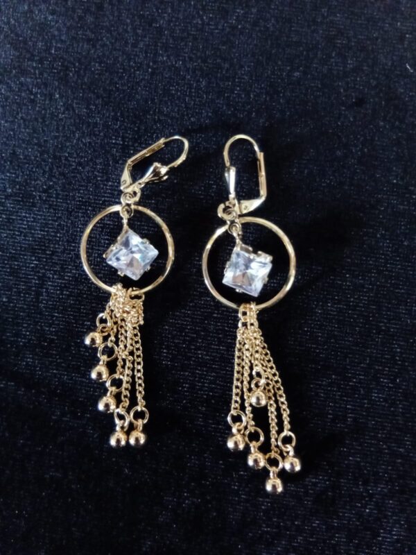 Arete largo oro laminado