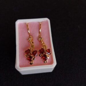 Arete largo caja oro laminado