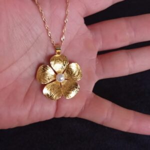 Dije mediano oro laminado