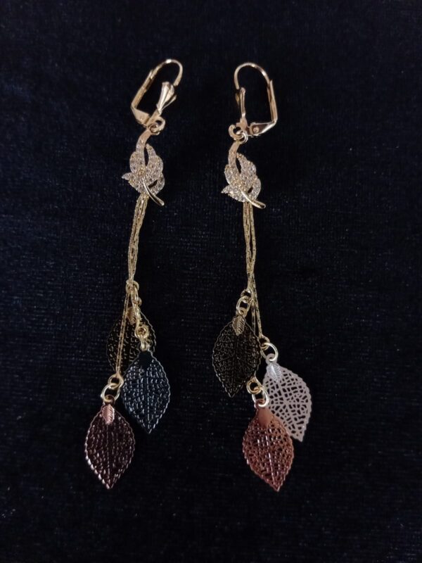 Arete largo oro laminado