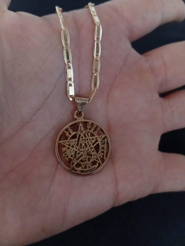 Dije mediano oro laminado