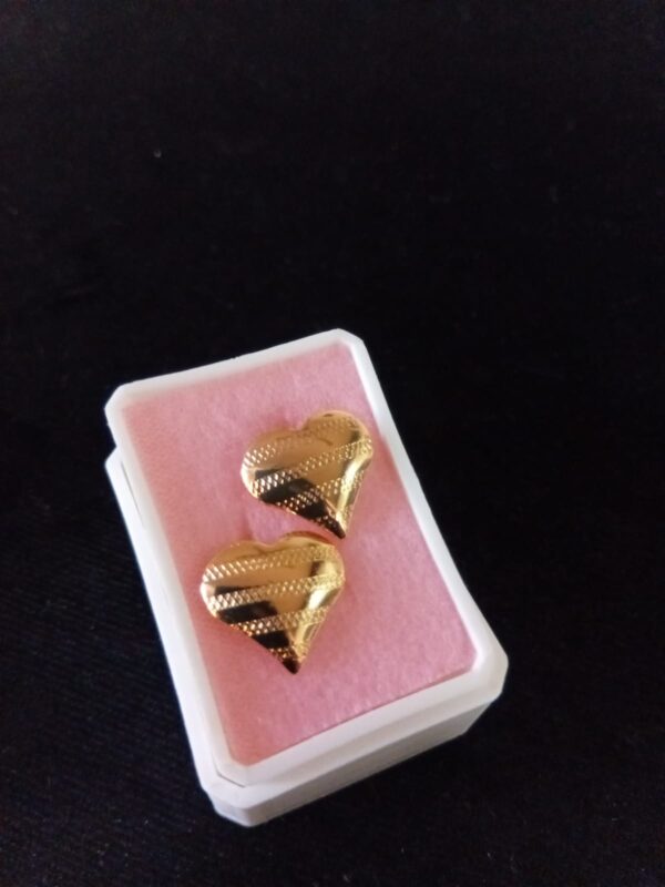 Arete poste mariposa oro laminado
