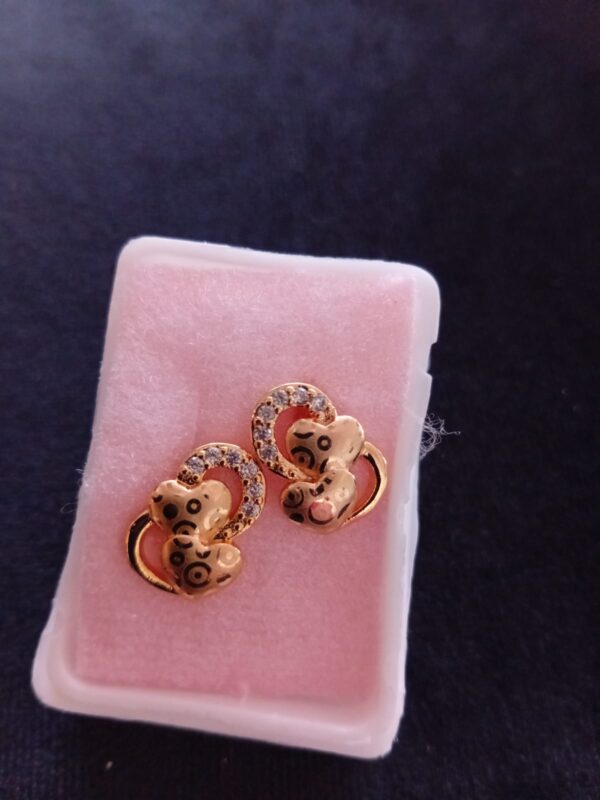 Arete poste mariposa oro laminado