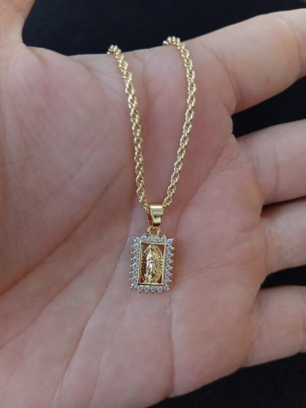 Medalla zirconia oro laminado
