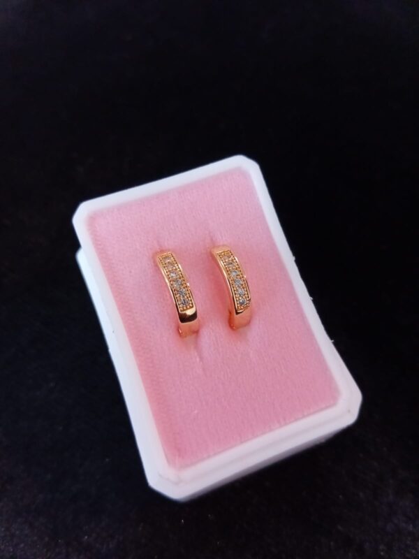 Arracada huggies oro laminado