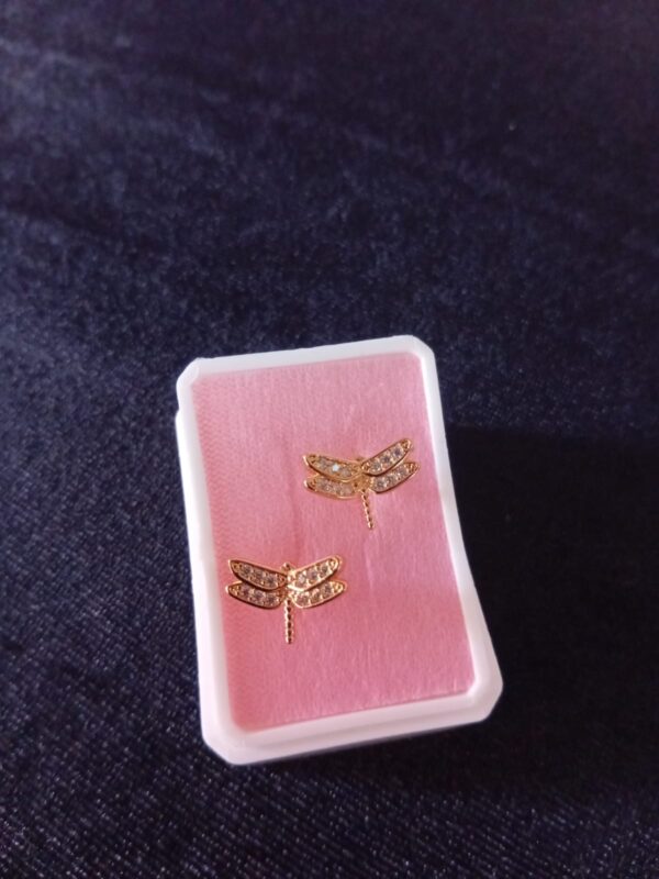 Arete poste mariposa oro laminado