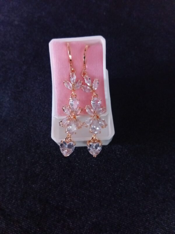 Arete largo caja oro laminado