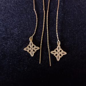 Arete largo oro laminado