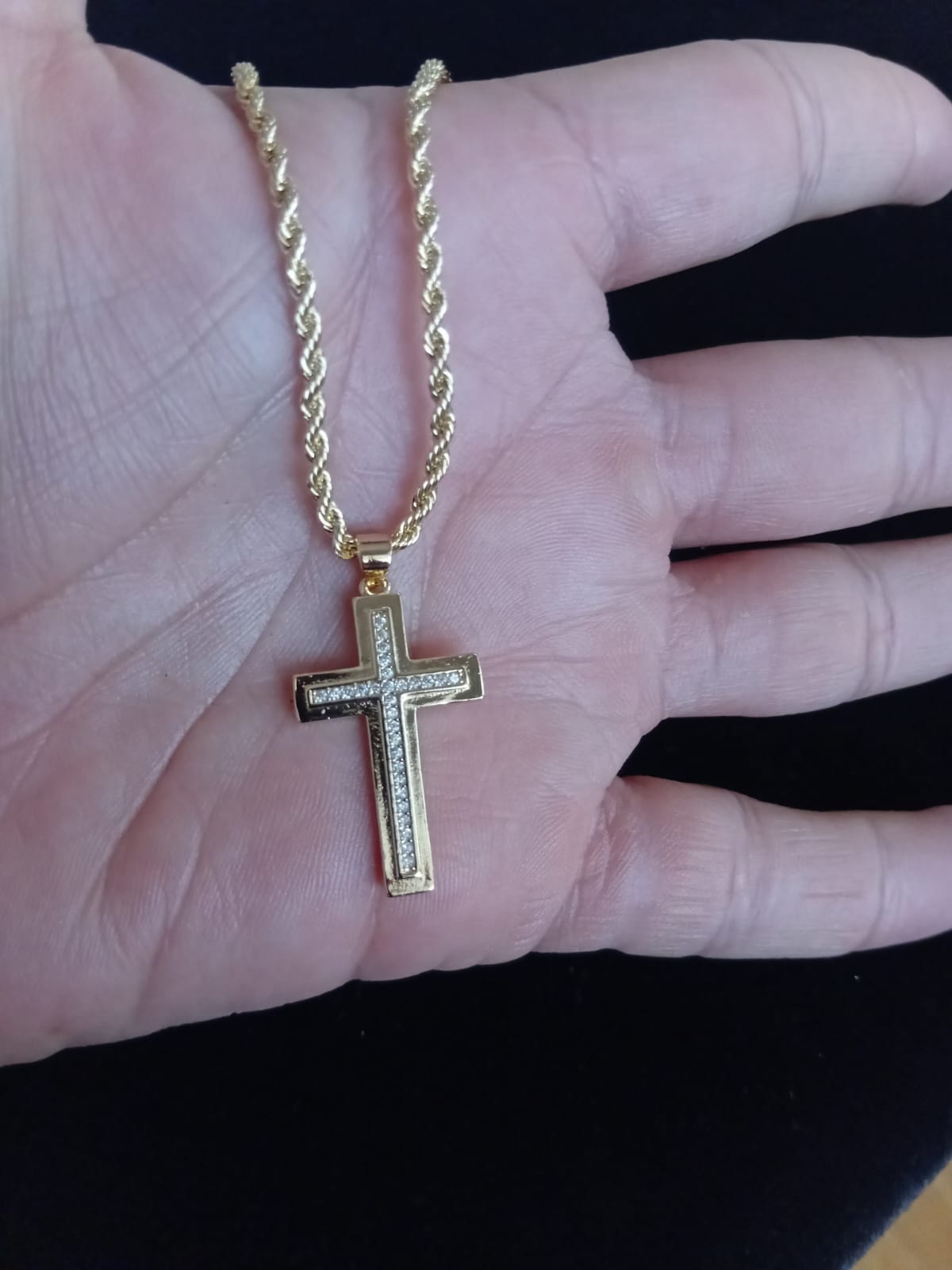 Cruz mediana oro laminado