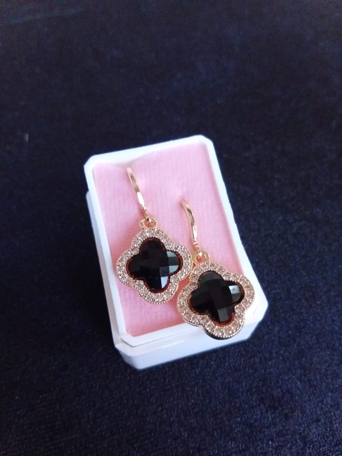 Arete tendencia oro laminado