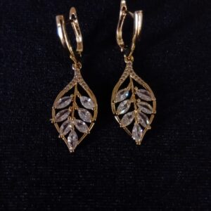 Arete largo oro laminado