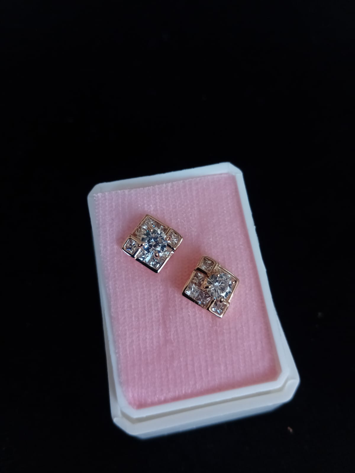 Arete poste mariposa oro laminado