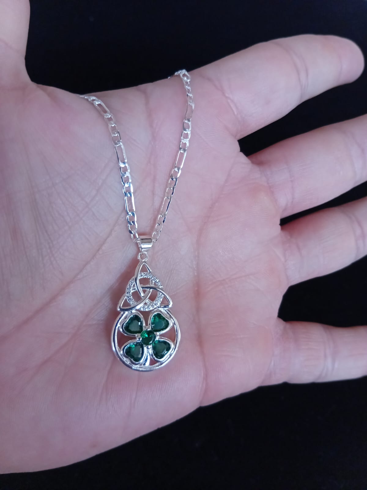 Dije mediano oro laminado