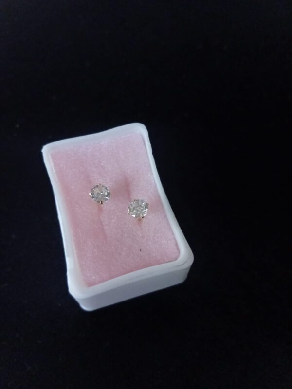 Broquel oro laminado