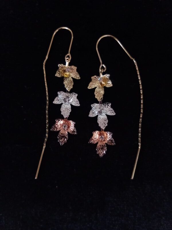 Arete largo oro laminado