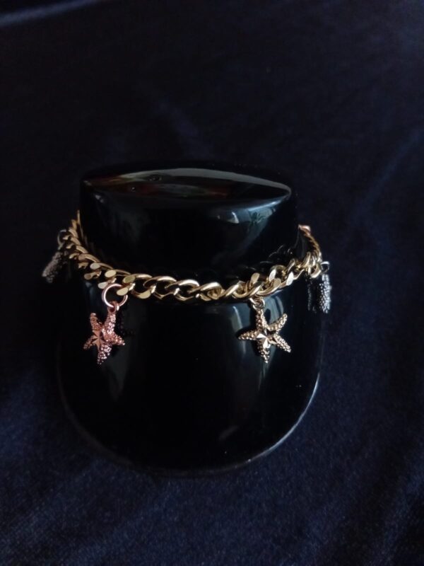 Pulsera con dije oro laminado