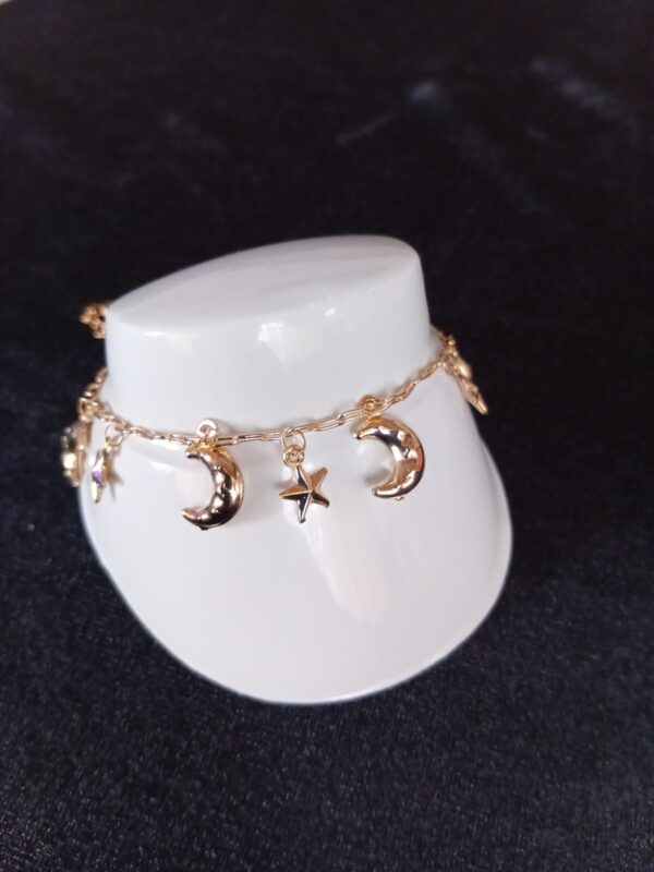 Pulsera con dije oro laminado