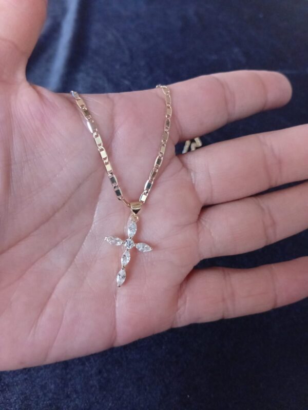 Cruz chica oro laminado