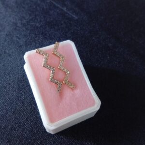 Arete trepador oro laminado