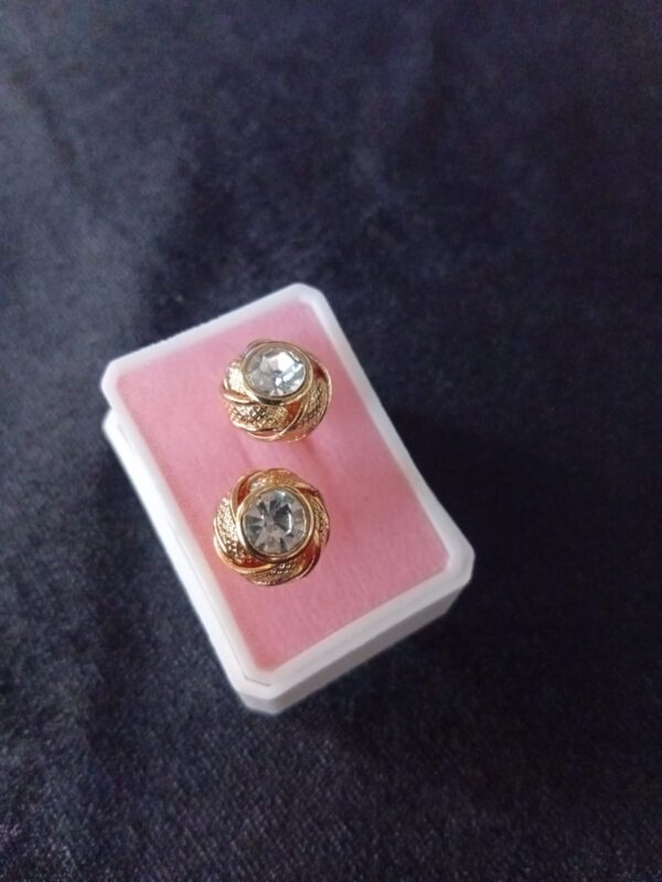 Arete poste mariposa oro laminado
