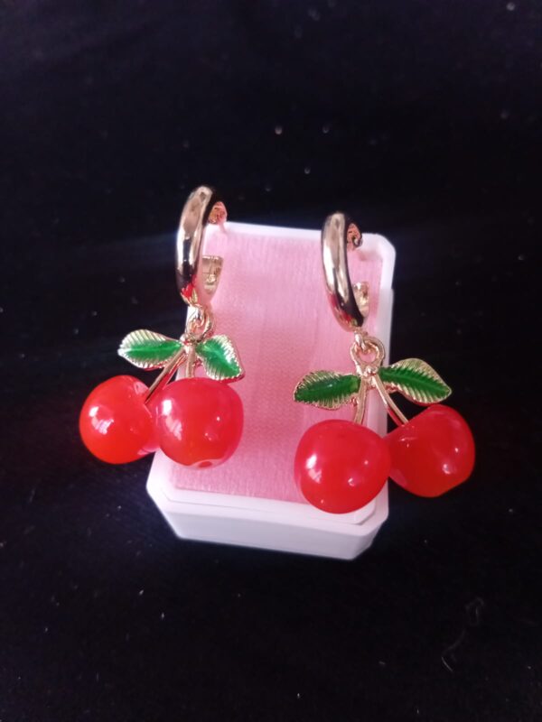 Arete tendencia oro laminado