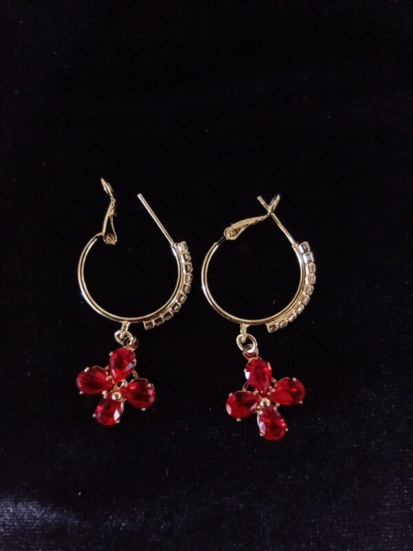 Arete largo oro laminado