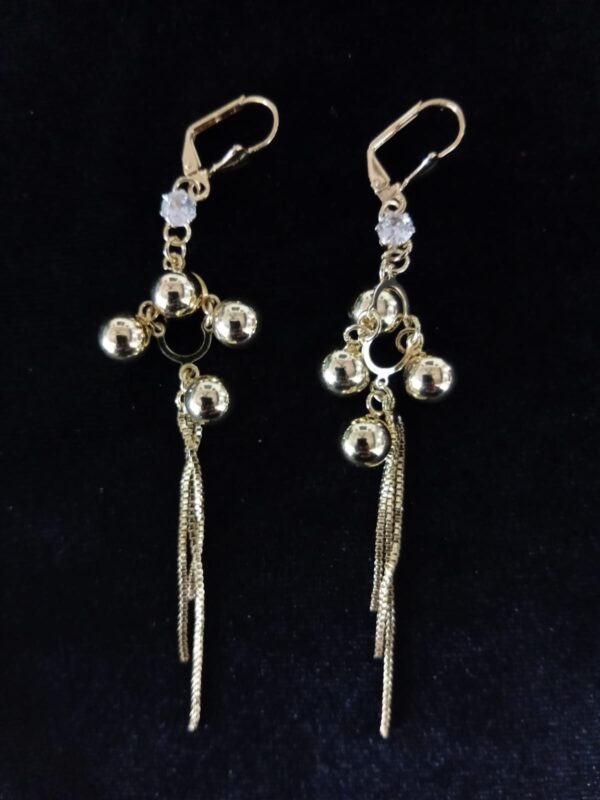 Arete largo oro laminado