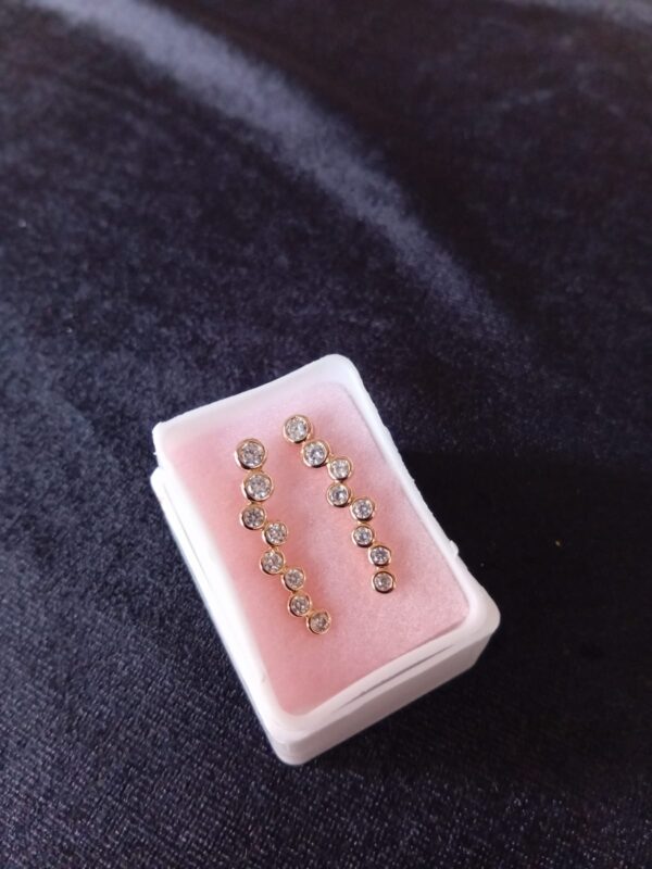 Arete trepador oro laminado