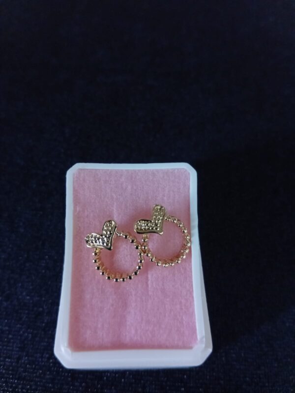 Arete poste mariposa oro laminado