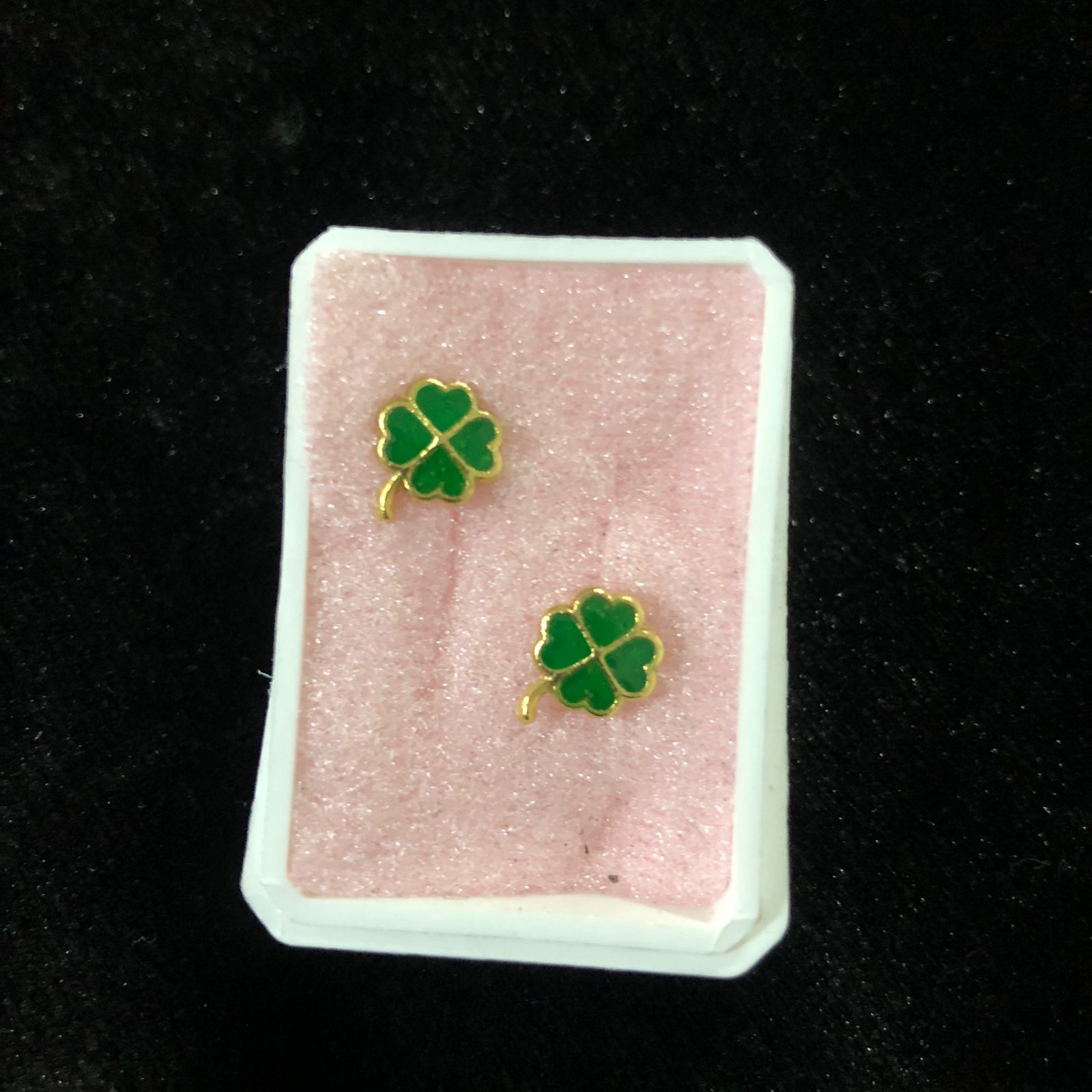 Broquel oro laminado