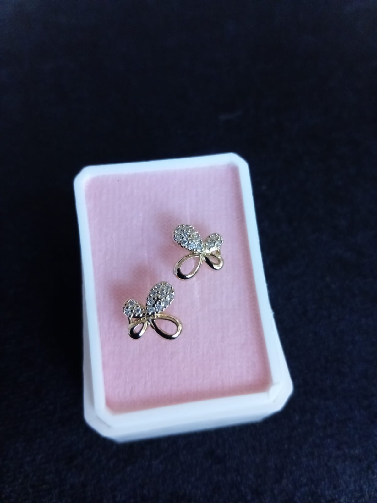 Arete poste mariposa oro laminado