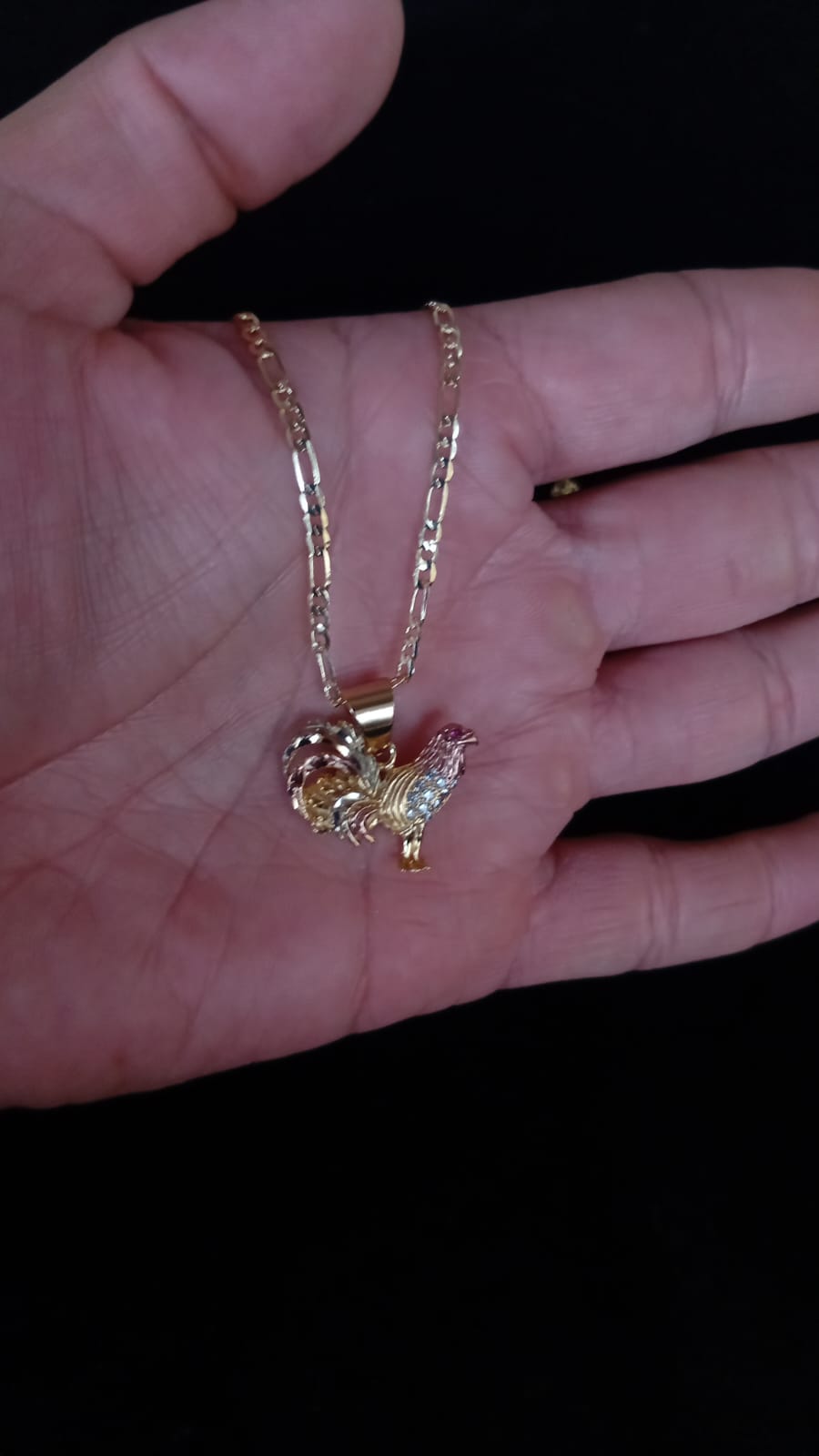 Dije mediano oro laminado