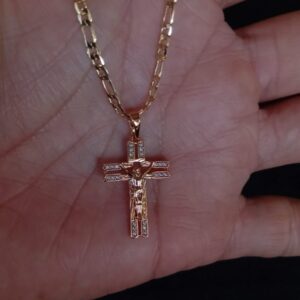 Cruz chica oro laminado