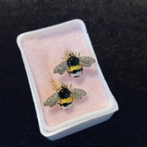 Arete poste mariposa oro laminado