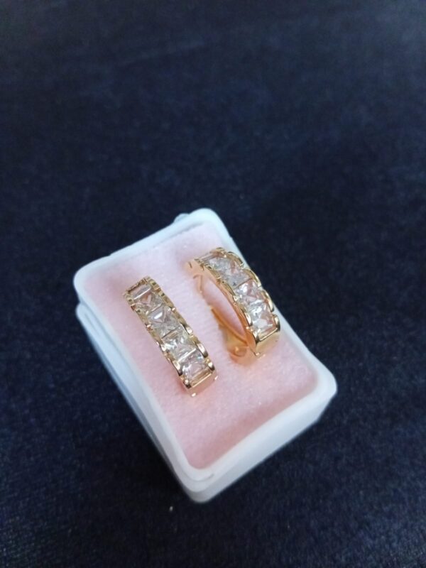 Arracada zirconia oro laminado