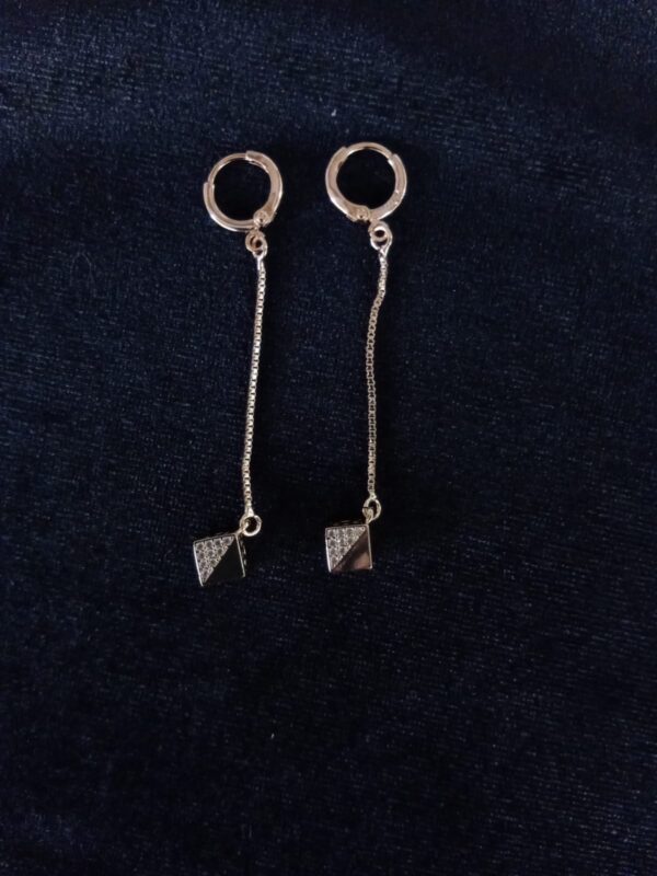 Arete largo oro laminado