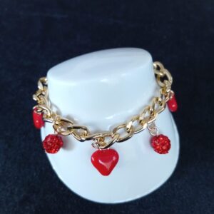Pulsera con dijes oro laminado